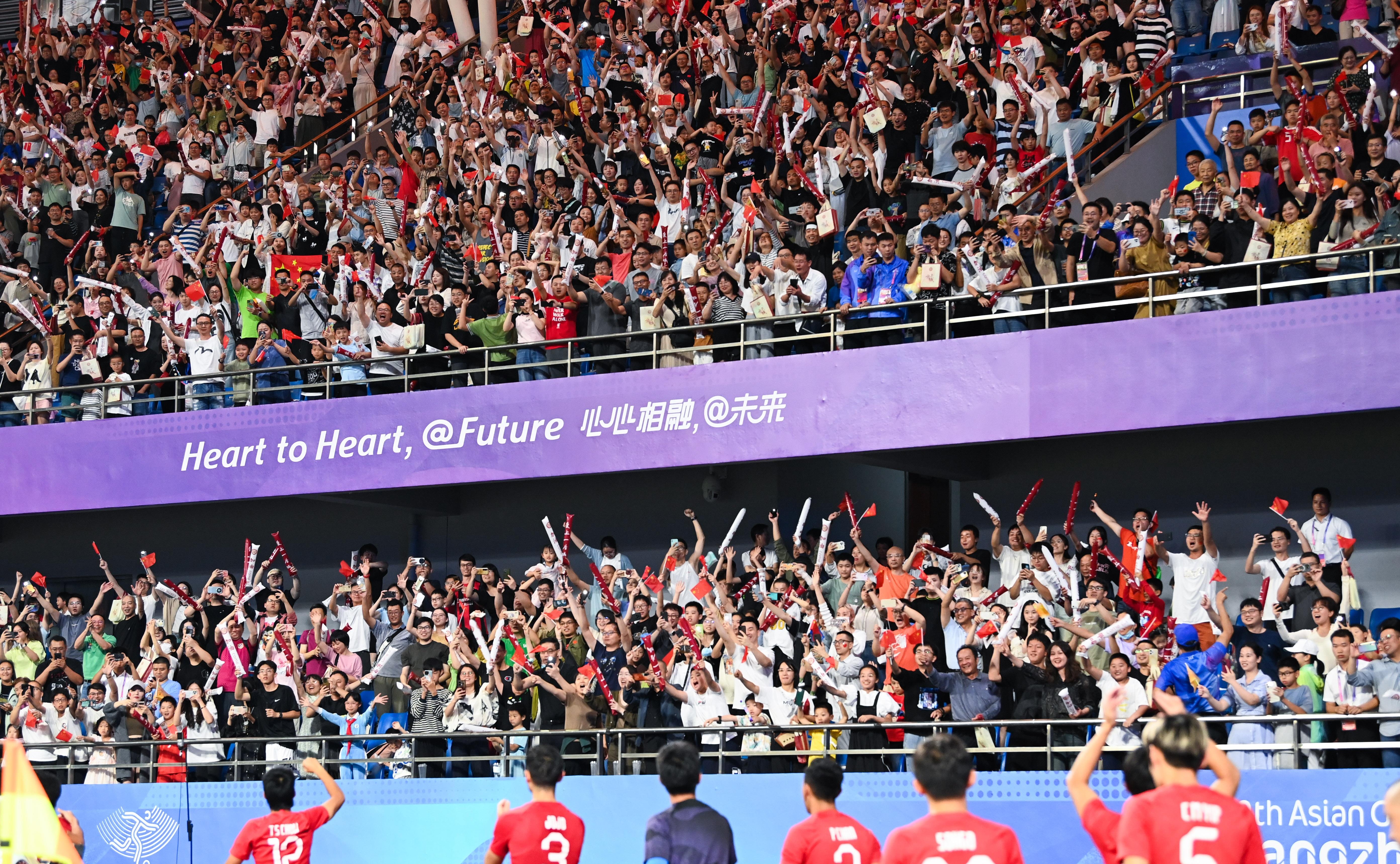 开云体育入口-体育赛场上的精彩瞬间，观众眼前一亮