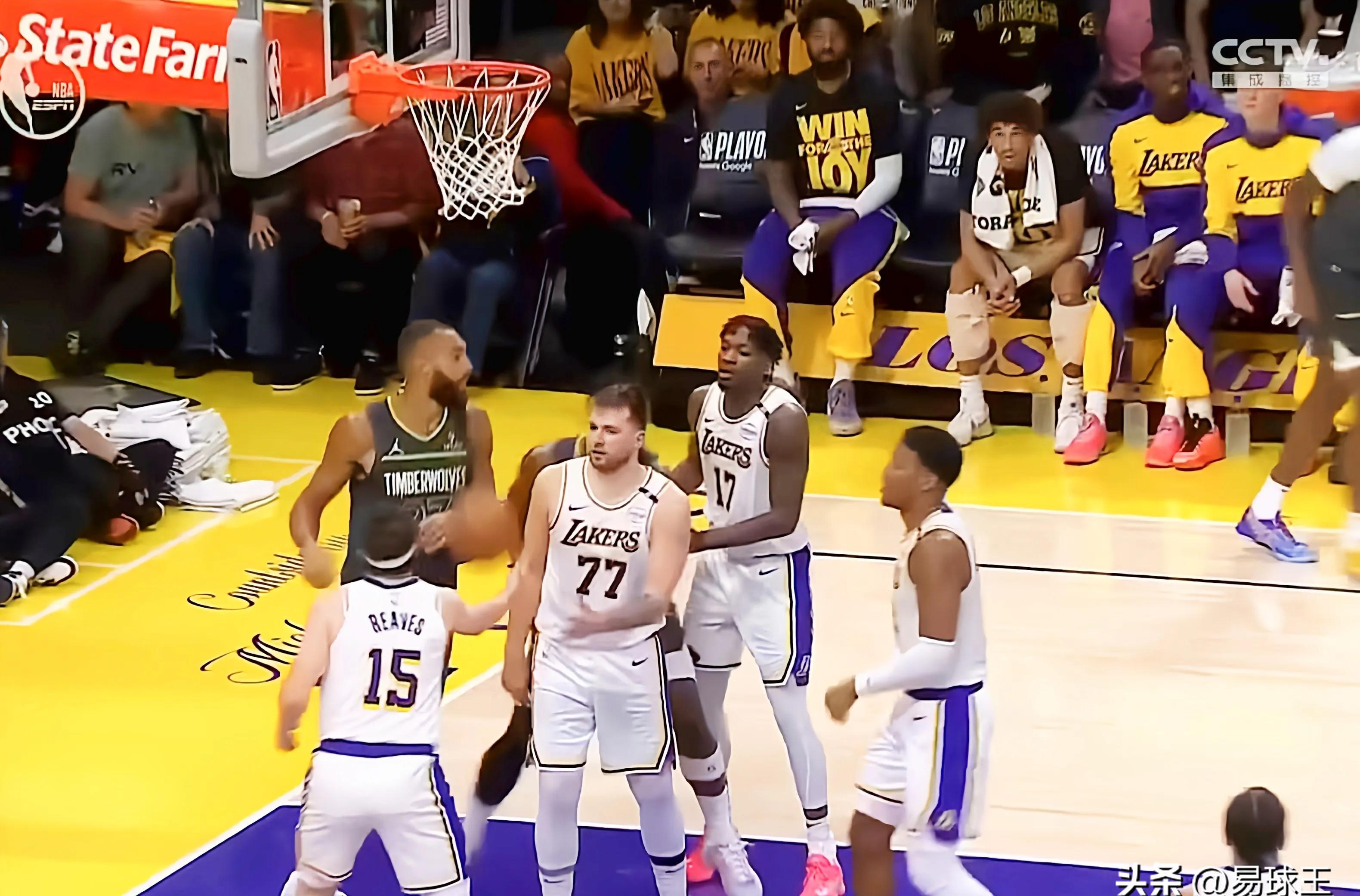 开云体育平台APP-美国队惨败遭淘汰，未能晋级