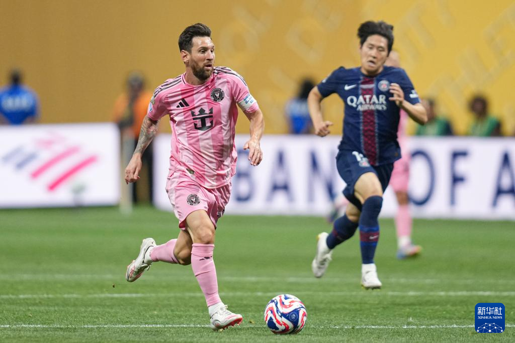 关于巴黎圣日耳曼大获全胜,稳坐积分榜首!的信息 关于巴黎圣日耳曼大获全胜,稳坐积分榜首!的信息