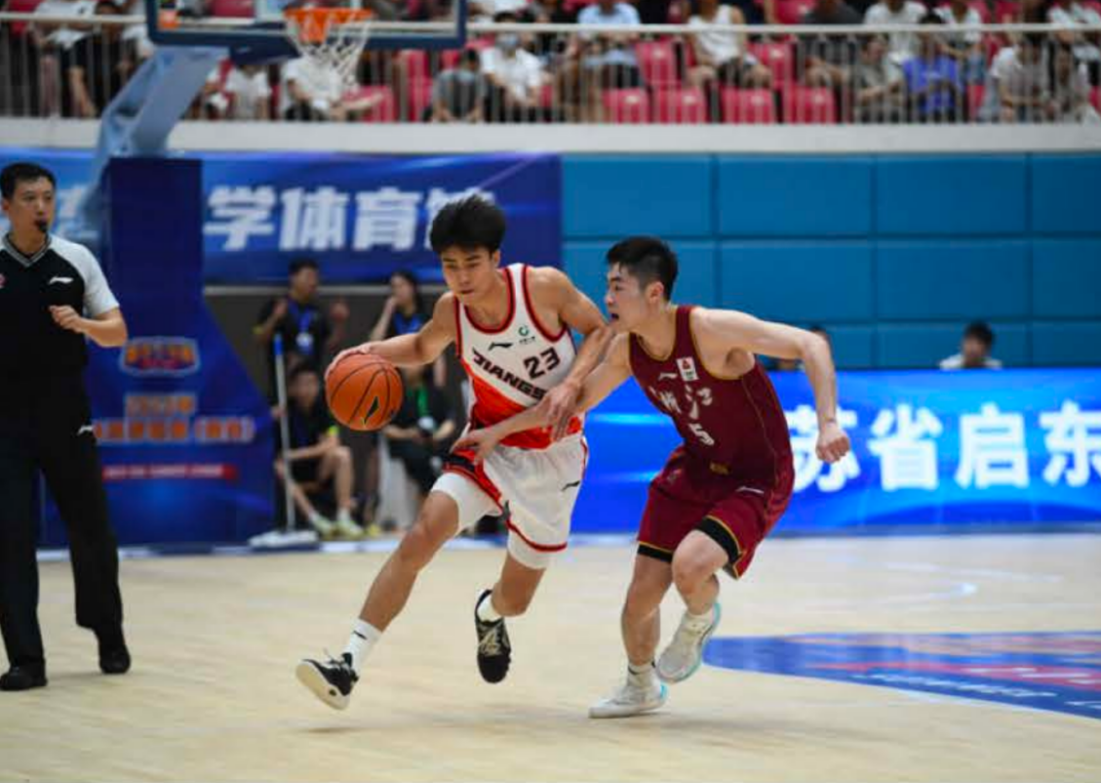 中国篮球联赛再启新赛季,球队冲刺状态 中国篮球联赛再启新赛季,球队冲刺状态