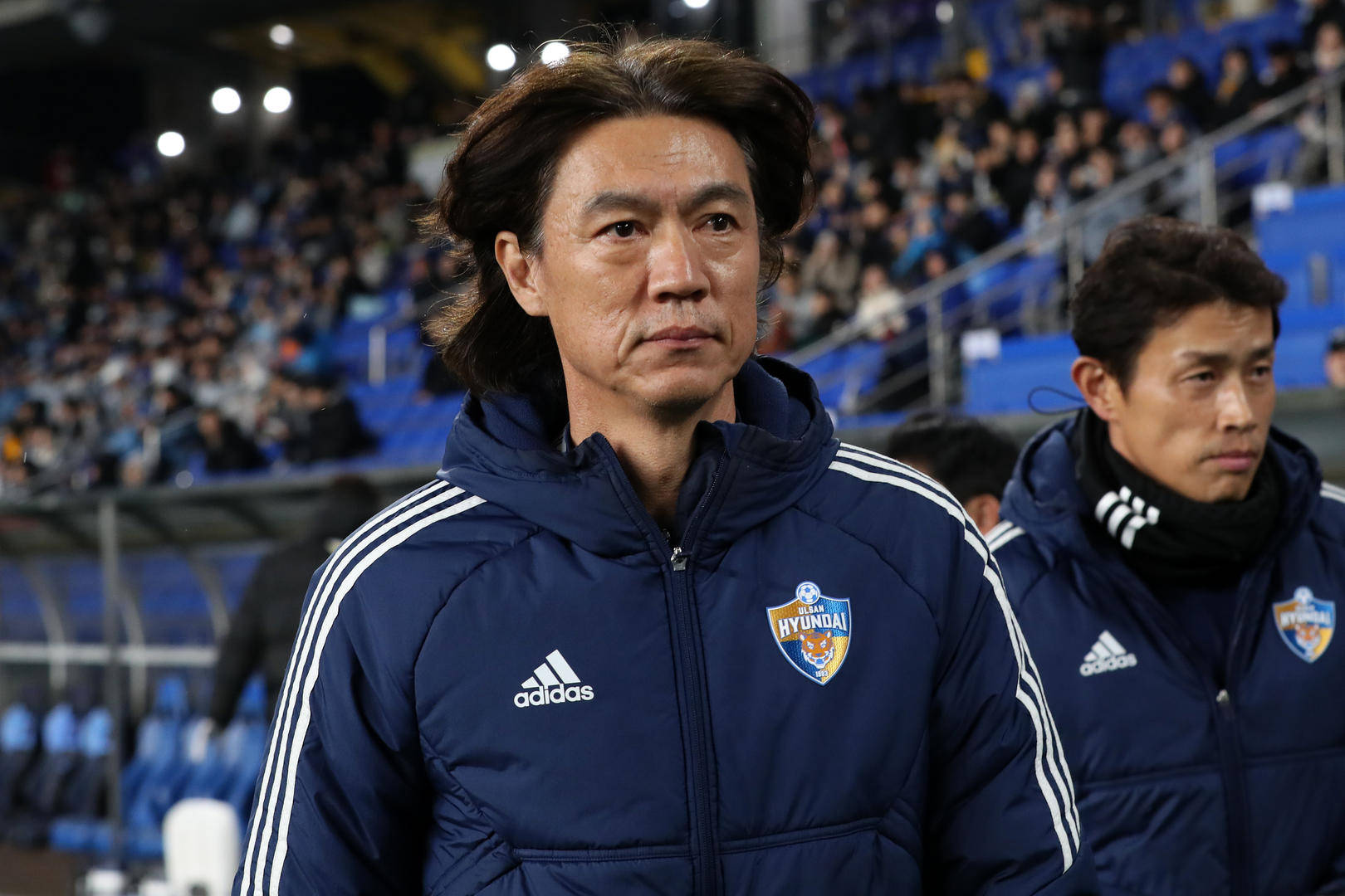 球队主帅因战绩不佳遭遇抗议，下课风波的简单介绍