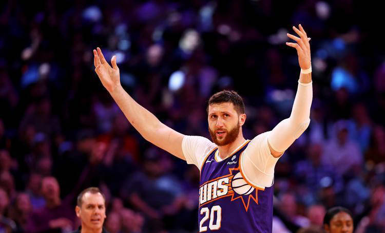 关于太阳主帅展现才华,率领球队击败劲敌的信息 关于太阳主帅展现才华,率领球队击败劲敌的信息