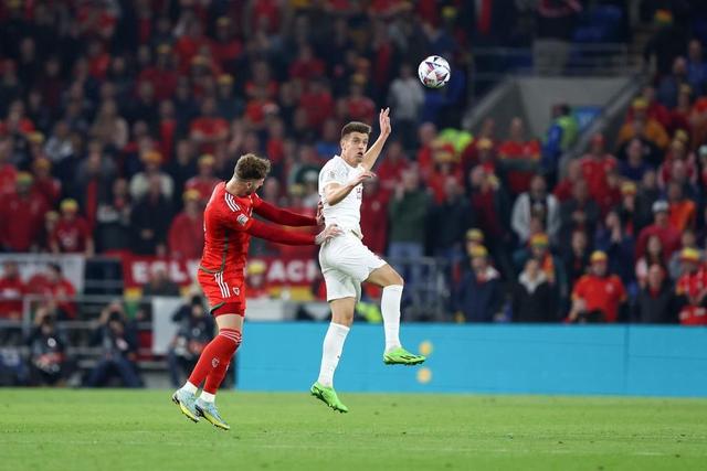 开云体育-贝尔率队逆袭，威尔士晋级欧国联决赛