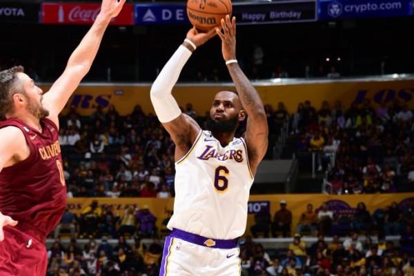 湖人大胜猛龙,取得五连胜 湖人大胜猛龙,取得五连胜