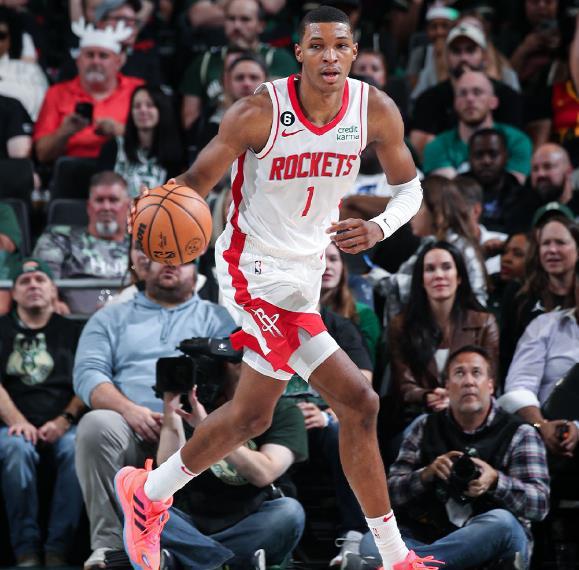 火箭队签下全明星球员,壮大阵容备战新赛季 火箭队签下全明星球员,壮大阵容备战新赛季