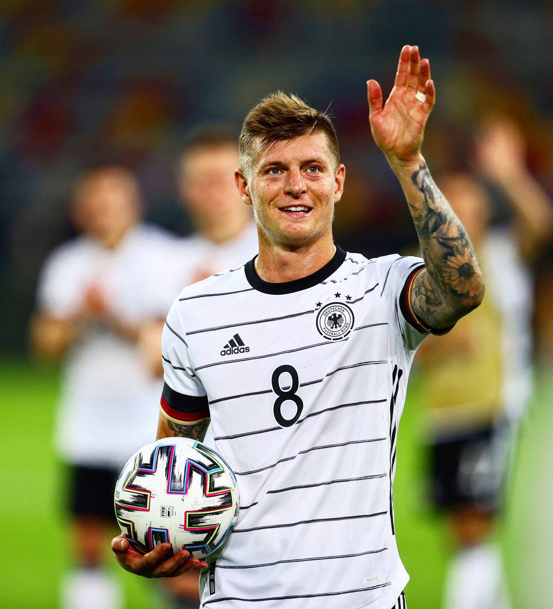 德国队大胜，克罗斯助攻创造多粒入球