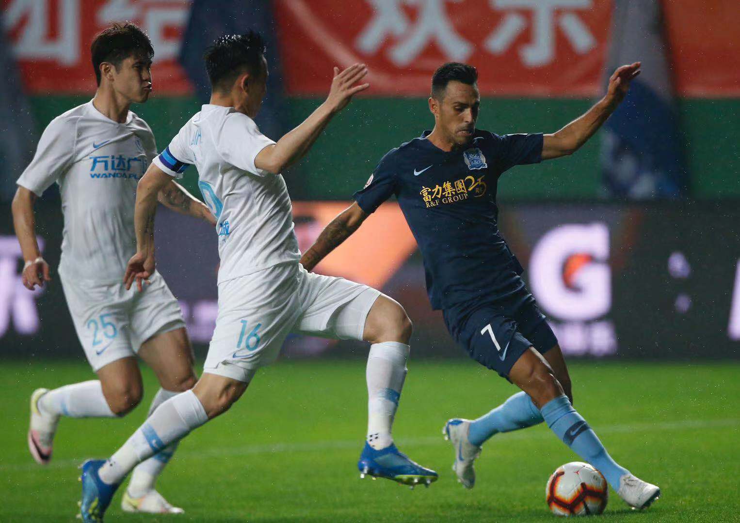 关于大连一方主场不敌富力直追的信息 关于大连一方主场不敌富力直追的信息