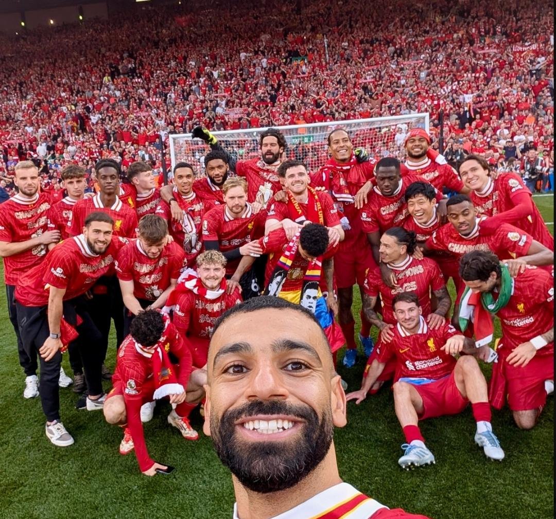 狂欢!利物浦球迷尽情庆祝胜利 狂欢!利物浦球迷尽情庆祝胜利