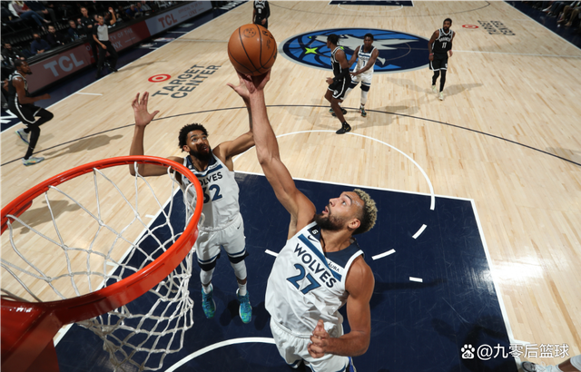 篮网队双塔组合配合默契，背后有什么秘密？的简单介绍