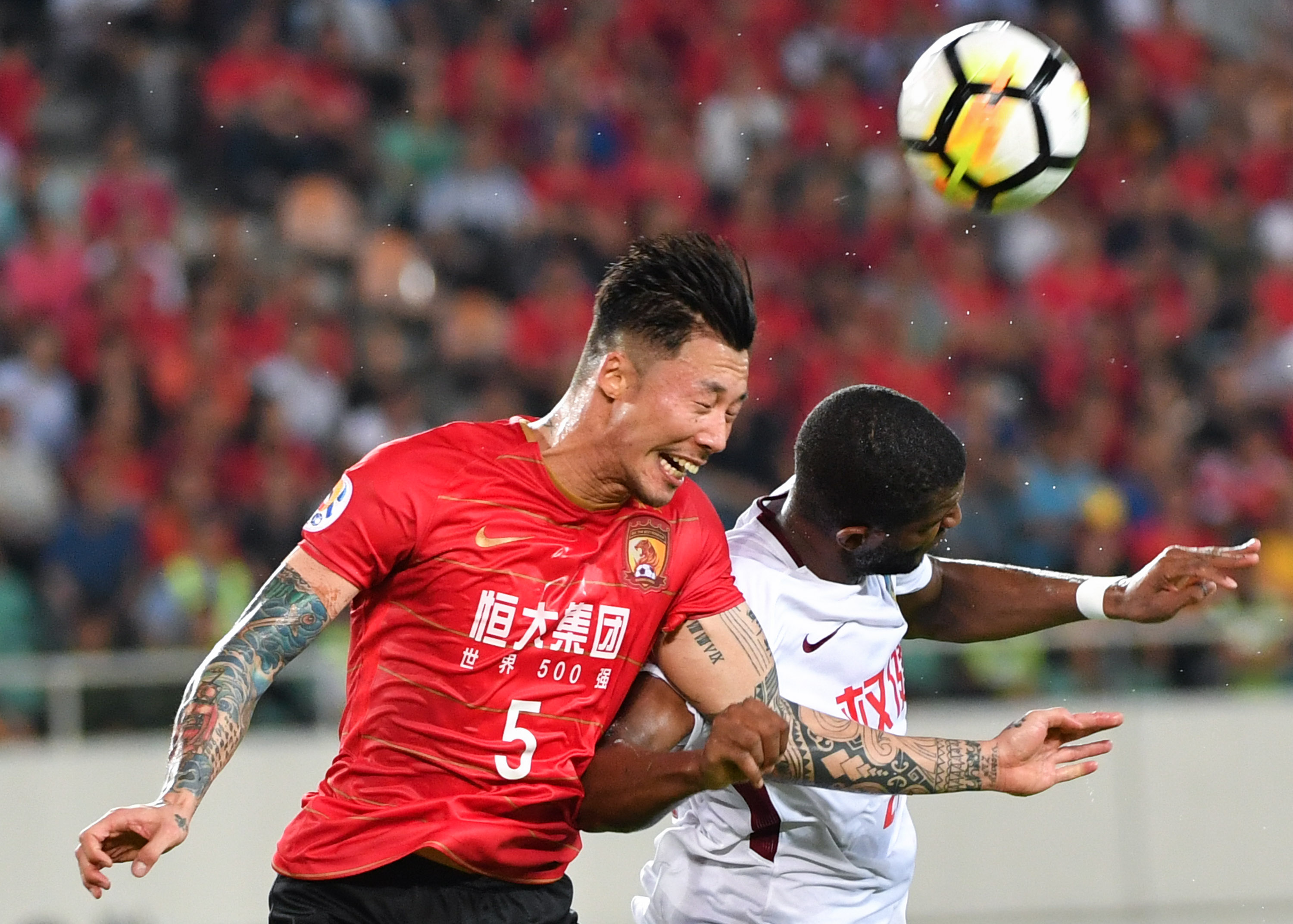 开云官网-足球赛事中恒大战胜对手成功转会