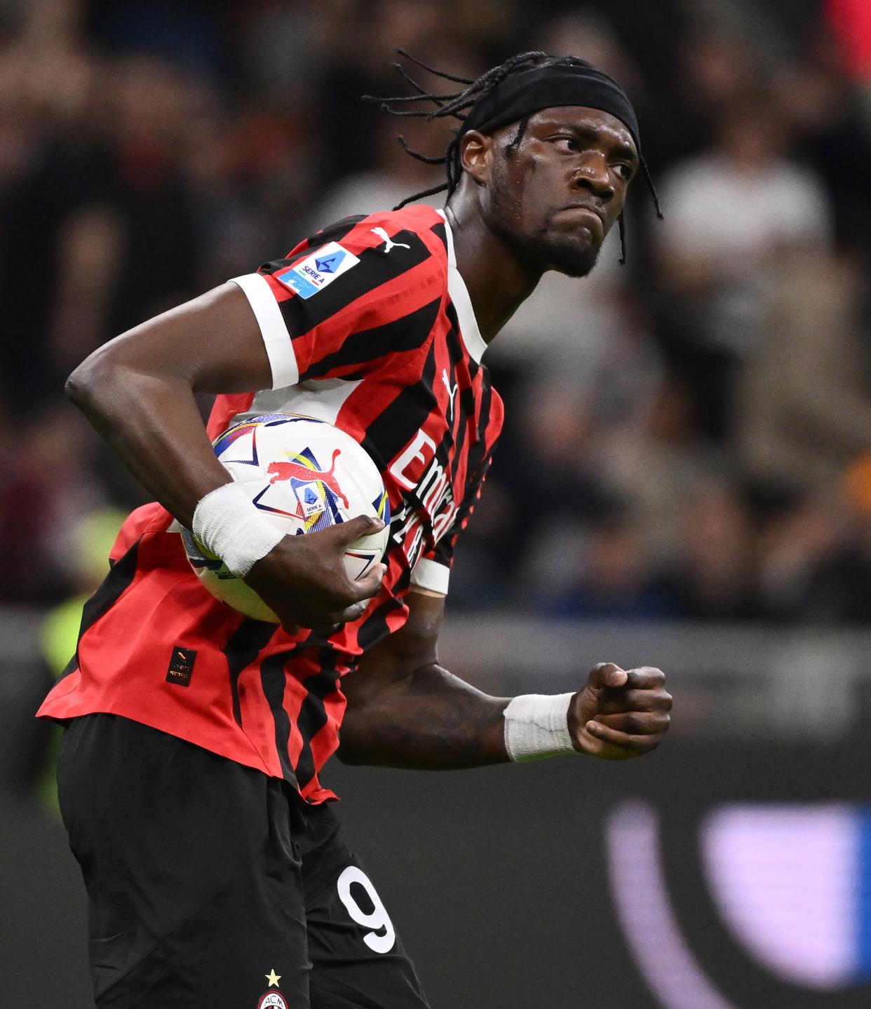 开云体育登录-佛罗伦萨主教练带队返城，备战下一场比赛