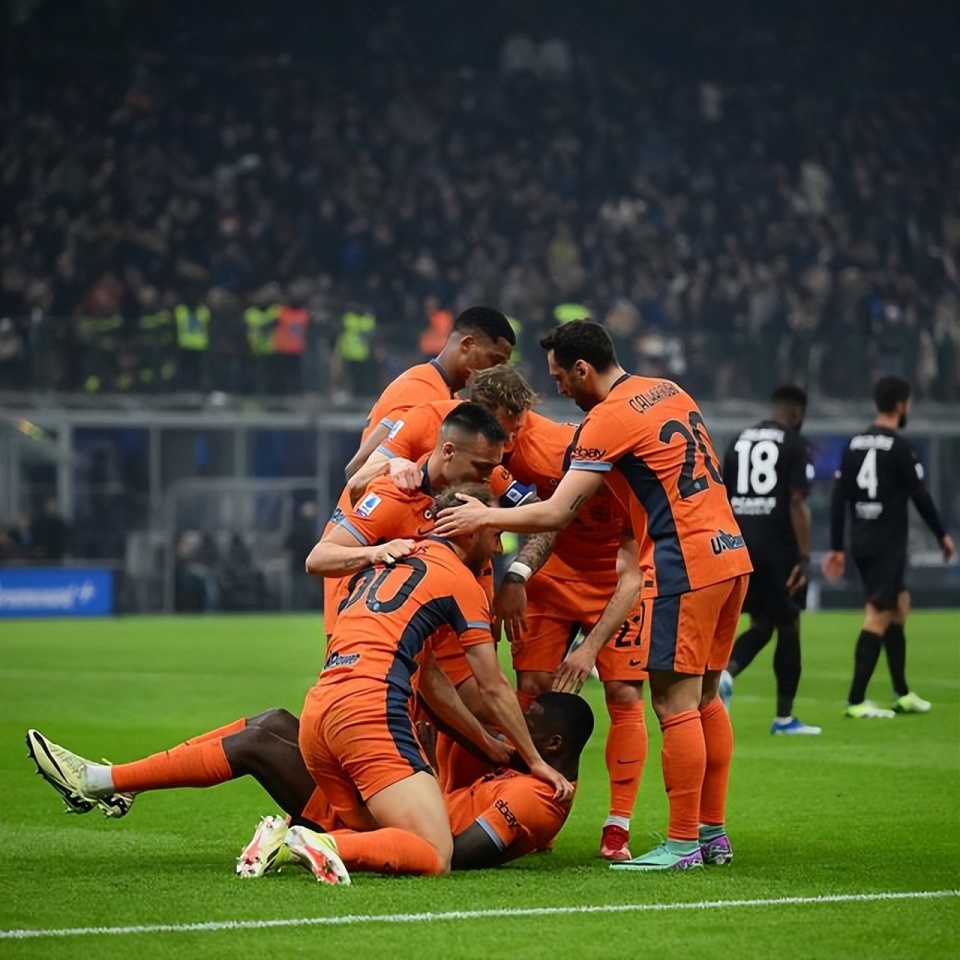 开云下载-沙尔克零封对手，球队士气高涨备战下轮比赛的简单介绍