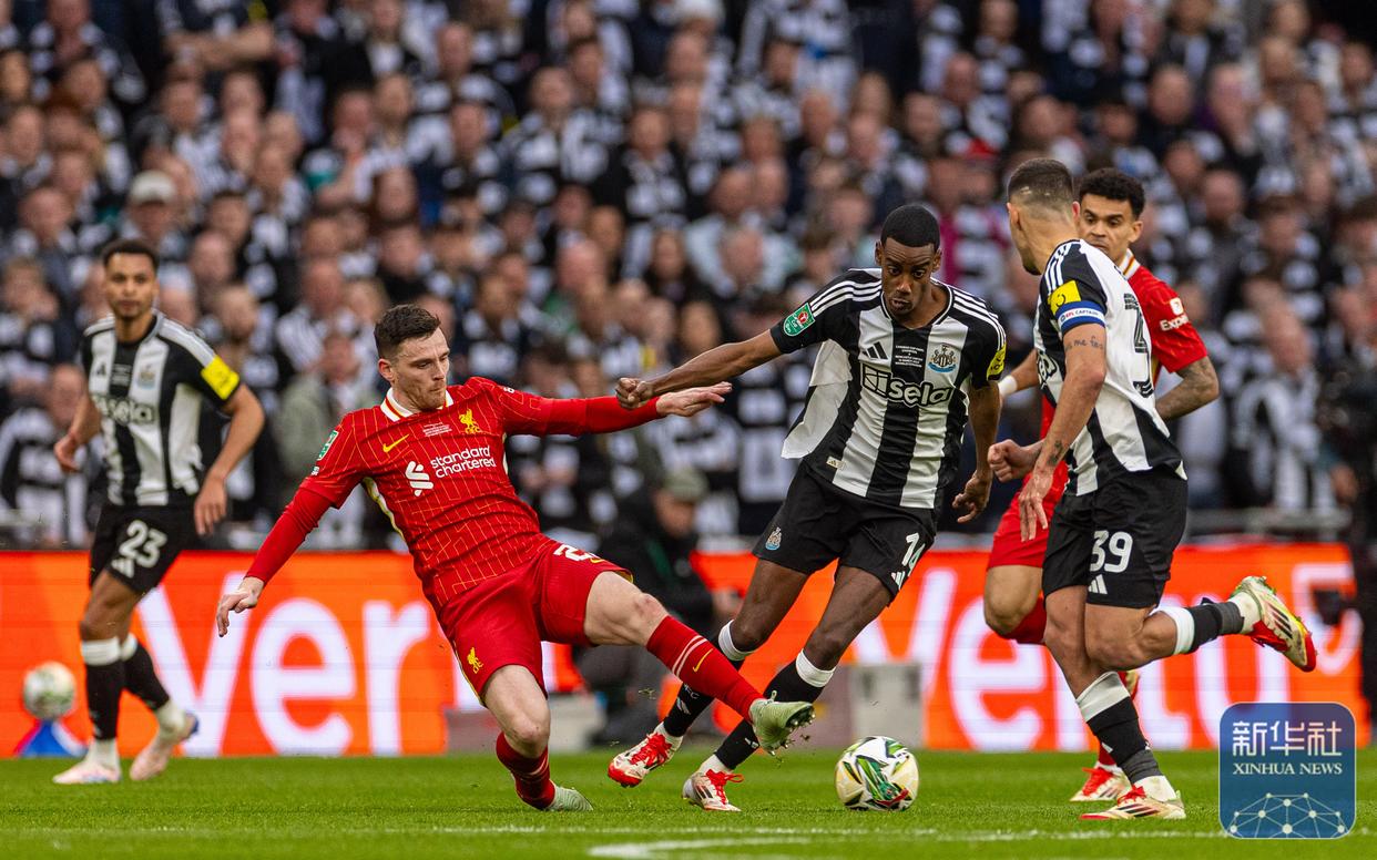 英格兰队高分胜出,领跑小组 英格兰队高分胜出,领跑小组