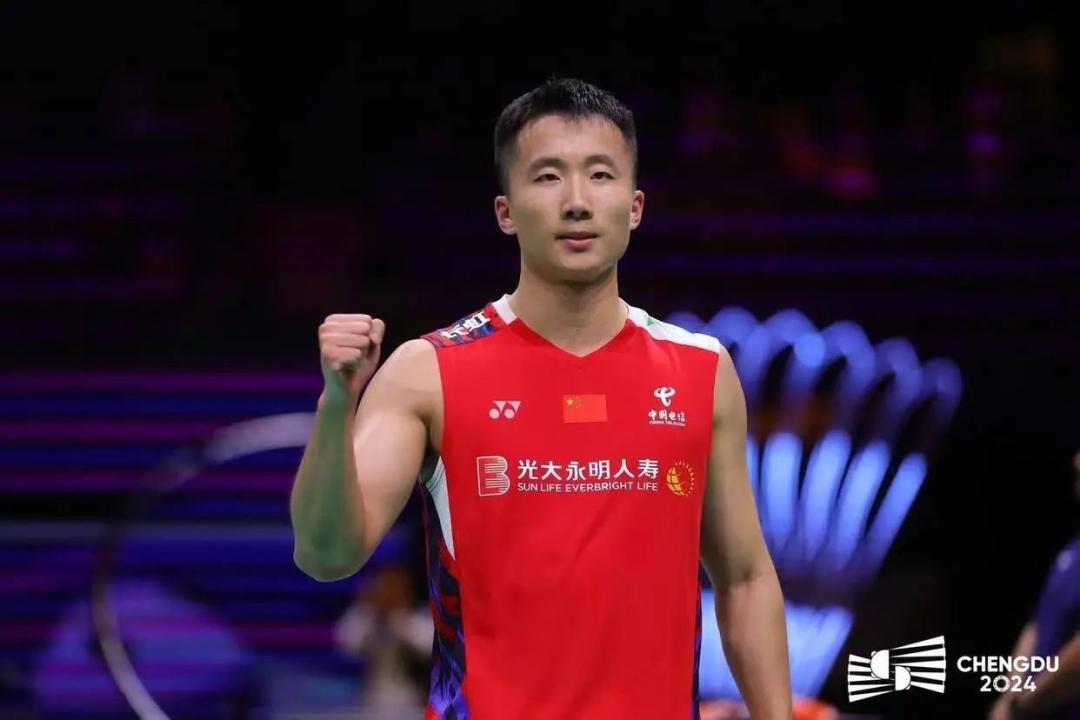 韩国运动员勇夺冠军，创造历史