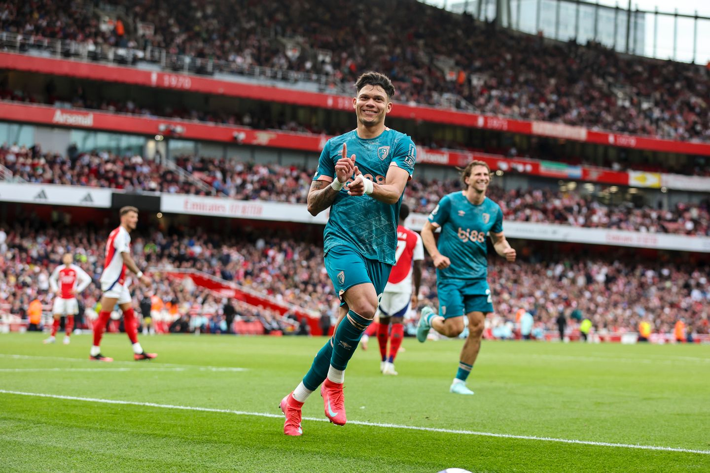 开云体育官网-包含伯恩茅斯客场大败，降级危机愈发严峻的词条