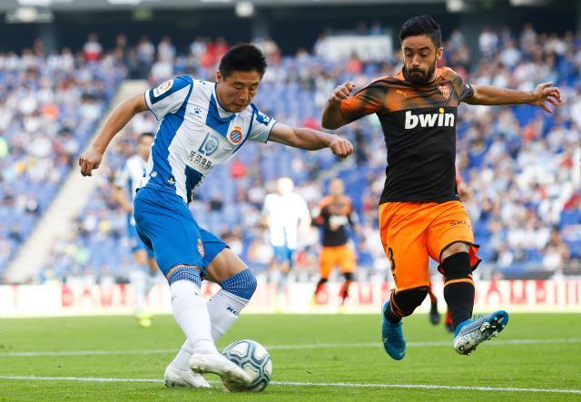 开云体育官网-华伦西亚中场球员建功，帮助球队逆转