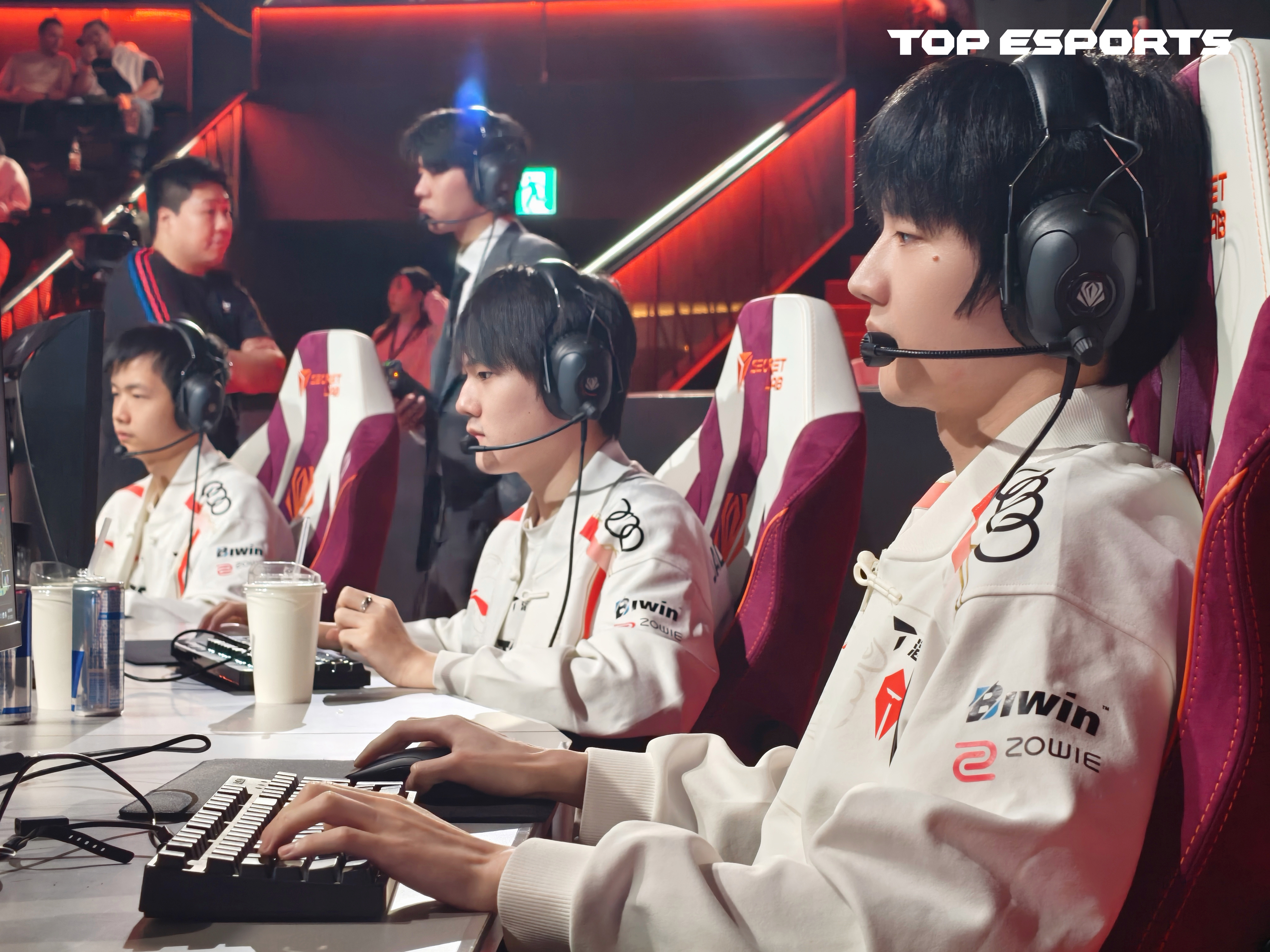 开云体育app-GEN横扫TES，Bin开启传奇时刻四强赛2:0（深圳）