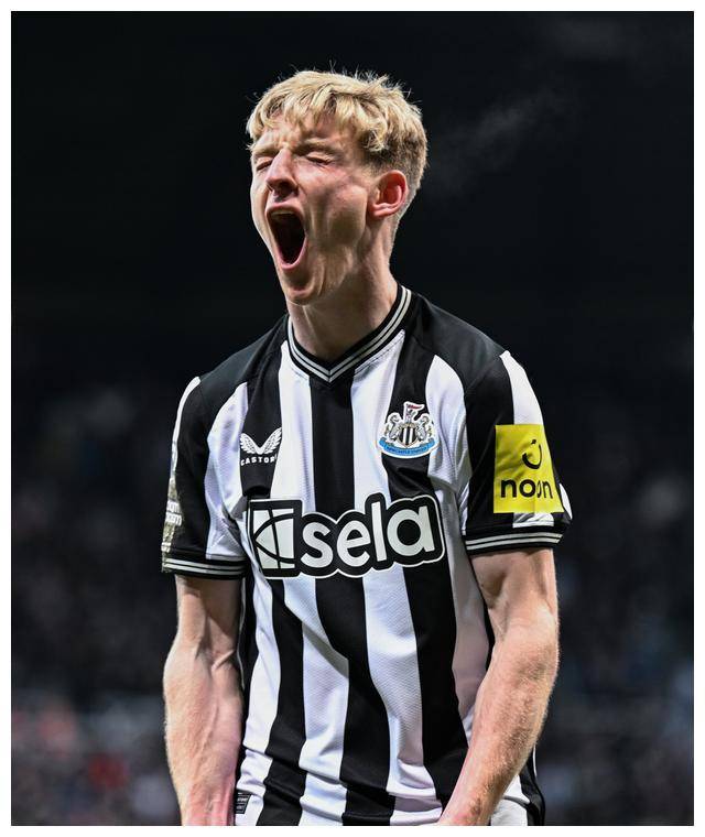 英格兰球员在国际杯赛中崭露头角 英格兰球员在国际杯赛中崭露头角