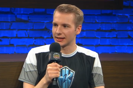 开云体育入口-FNC横扫MAD，Jankos开启传奇时刻宿敌对决小组赛，留下经典瞬间的简单介绍