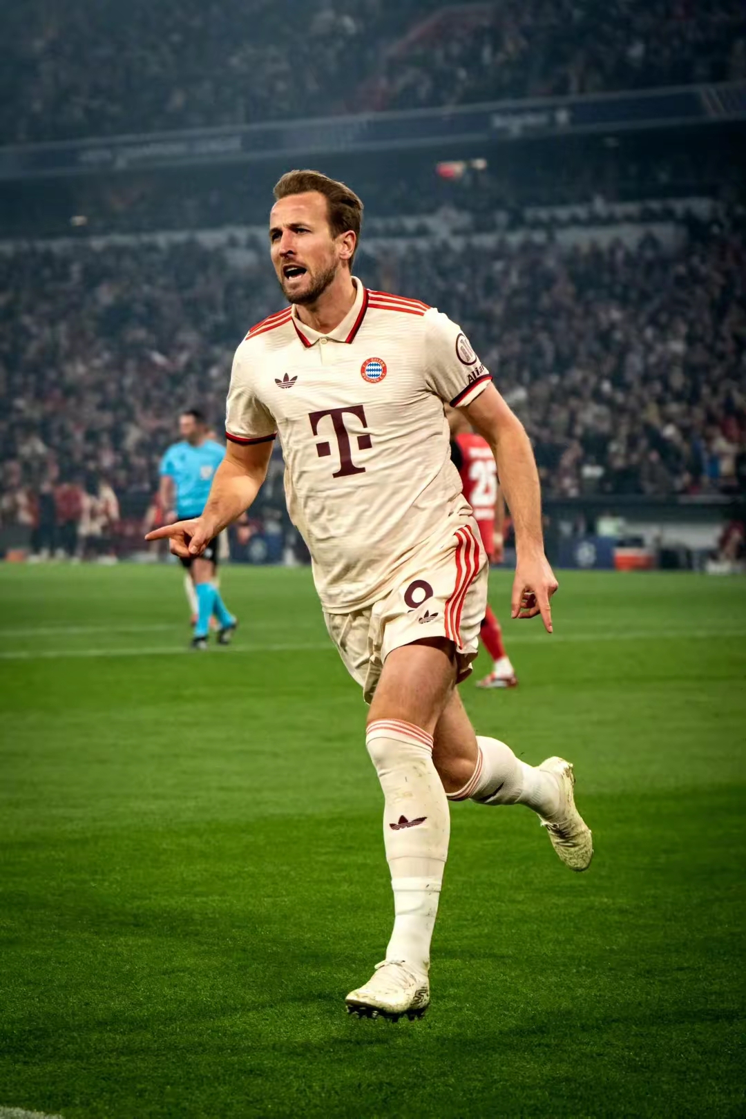 拜仁鏖战勒沃库森，阿奎罗惊艳世界的简单介绍